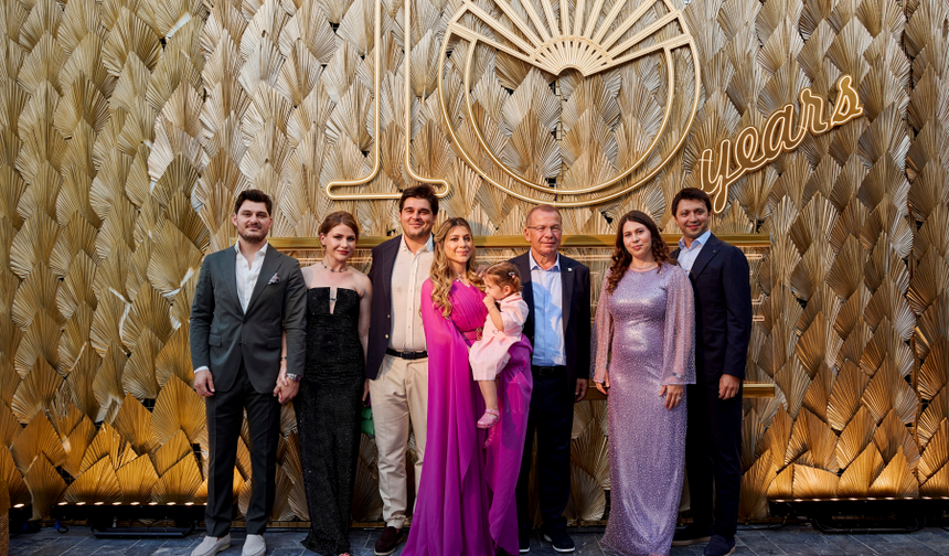 SEFA DEREBEY - SUSANNE AŞÇI - YAVUZ ARTUKASLAN - LUISA AŞÇI - VEDAT AŞÇI - MERAL AŞÇI - SEHA AKDEMİR 