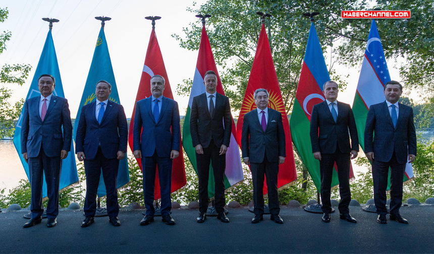 Bakan Hakan Fidan, TDT Gayriresmi Zirvesi öncesinde meslektaşlarıyla bir araya geldi