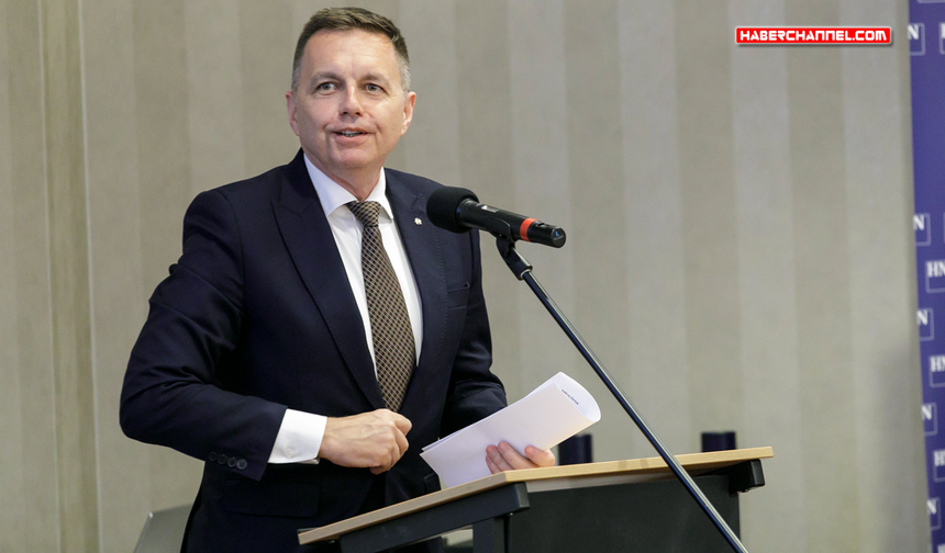 Slovakya Merkez Bankası Başkanı Peter Kazimir, rüşvetten suçlu bulundu
