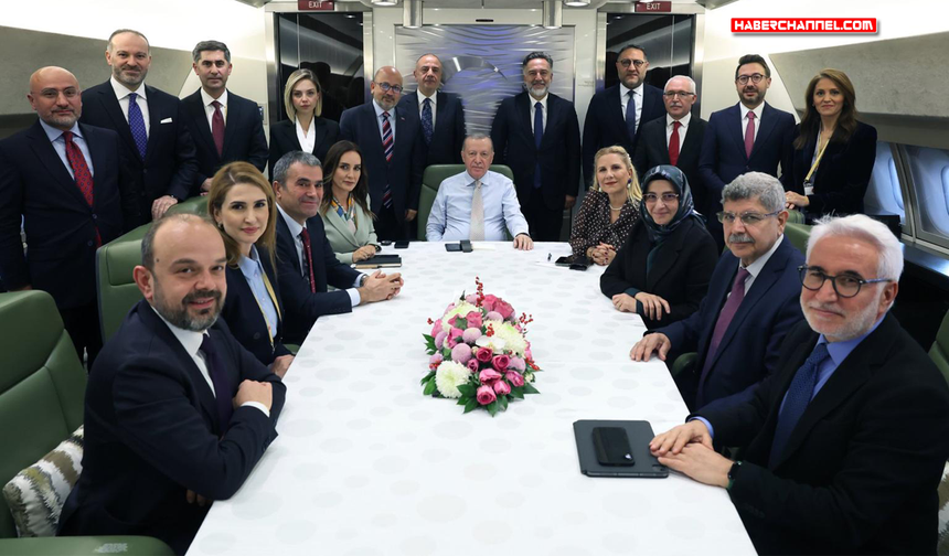 Cumhurbaşkanı Erdoğan, Güney Afrika dönüşü uçakta gazeteciler ile sohbet etti