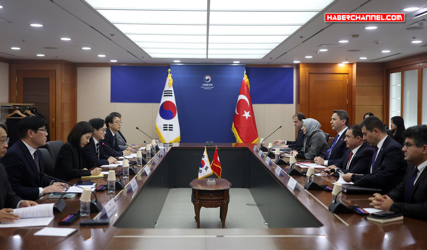 Bakan Alparslan Bayraktar, Kore Ticaret, Sanayi ve Kaynaklar Bakanı Kim Jung-Kwan ile görüştü