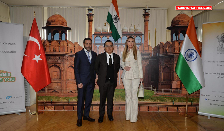 Bollywood renkleriyle alışveriş ve eğlence bir arada