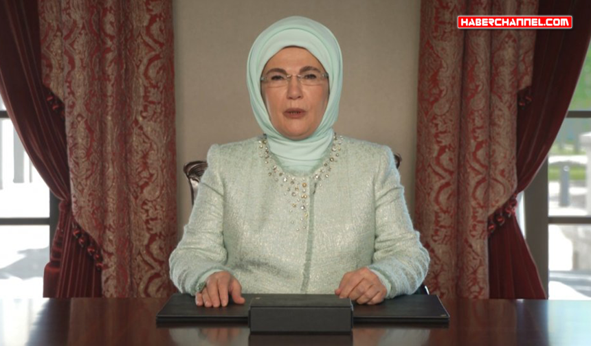 Emine Erdoğan: "23 Nisan Ulusal Egemenlik ve Çocuk Bayramı'nızı en içten dileklerimle kutluyorum"