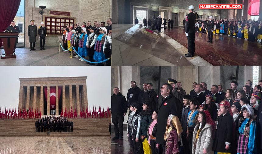 Bakan Yusuf Tekin, öğrencilerle Anıtkabir'i ziyaret etti