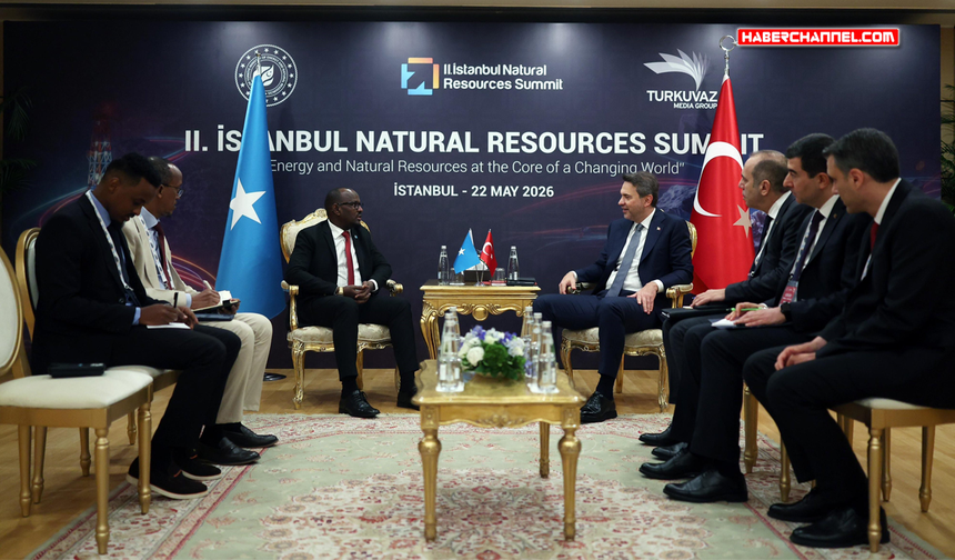 Bakan Alparslan Bayraktar, Somali Petrol ve Maden Kaynakları Bakanı Mohamed ile görüştü