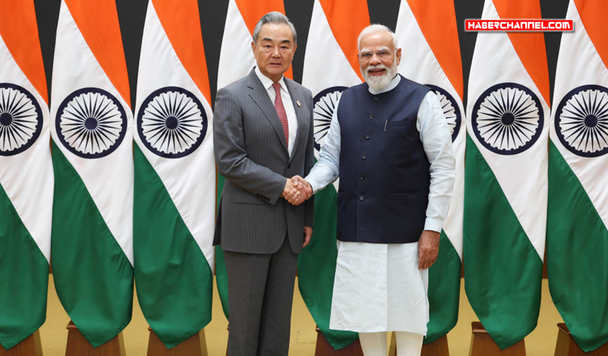 Hindistan Başbakanı Modi, Çin Dışişleri Bakanı Wang Yi'yi kabul etti