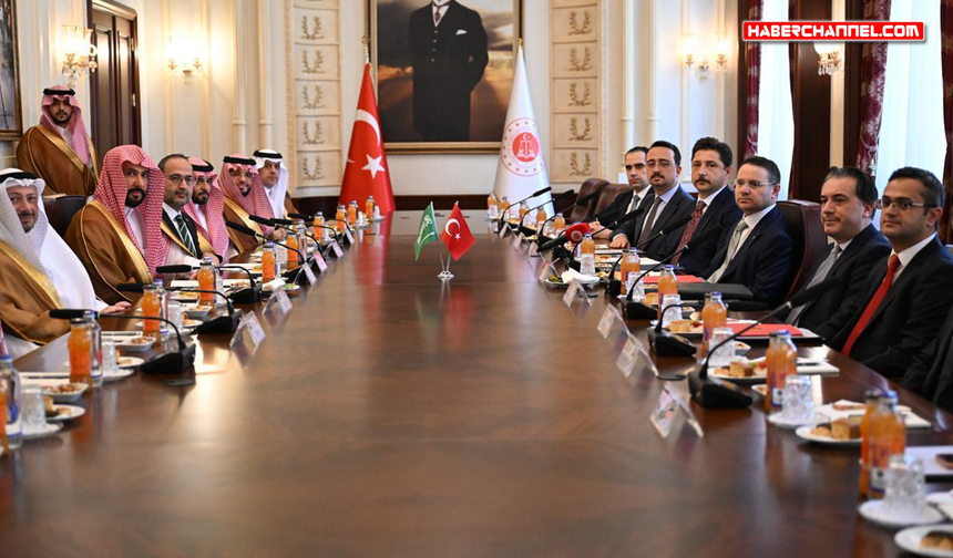 Bakan Akın Gürlek, Suudi mevkidaşı Al Smani ile bir araya geldi