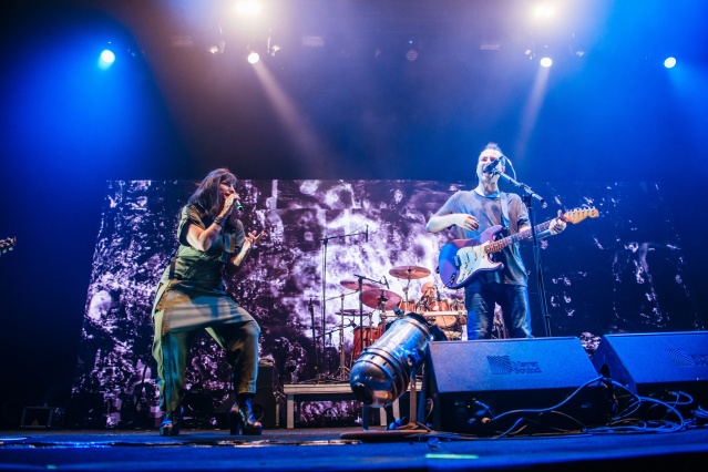 AYŞEGÜL ALDİNÇ - MOR VE ÖTESİ