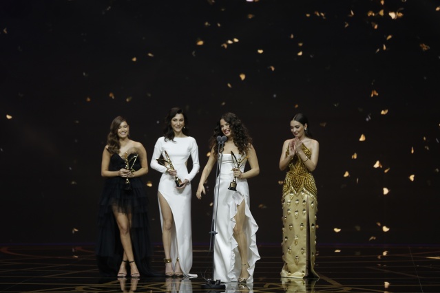 AFRA SARAÇOĞLU - MERVE ÇAĞIRAN - ASLI BEKİROĞLU - NESLİHAN ATAGÜL DOĞULU