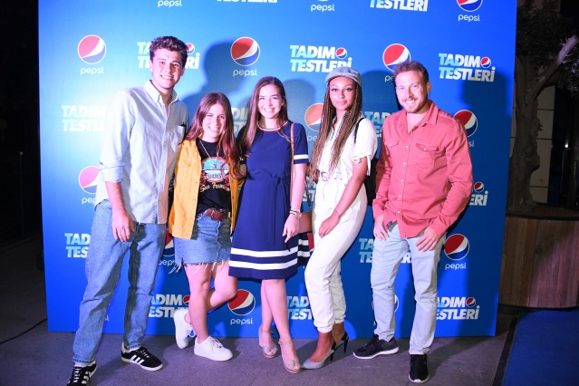 UĞUR KURUL - ZEYNEP ÖZKAYA - GİZEM GÜVEN - JENNIFER BOYNER - MICHELE CEDOLIN