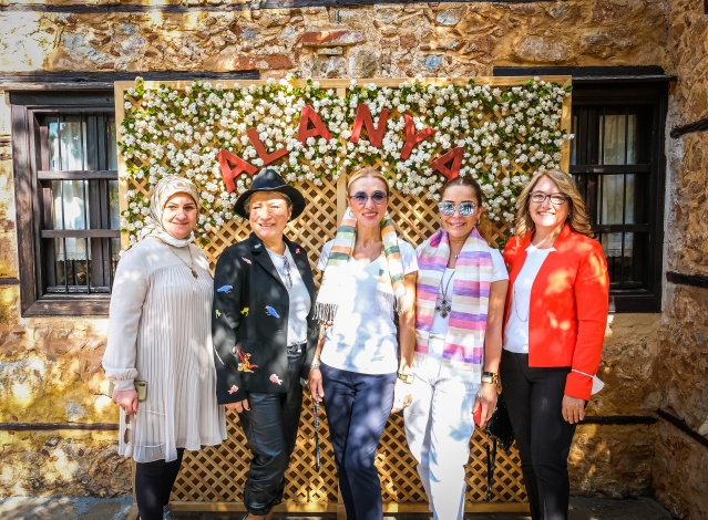 YILDIZ YÜCEL - MİNE ÖZMEN - ERVİN ERSOY - BİLGE KURU SEVDA ÇAPA