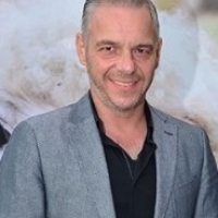 MURAT ÖZER