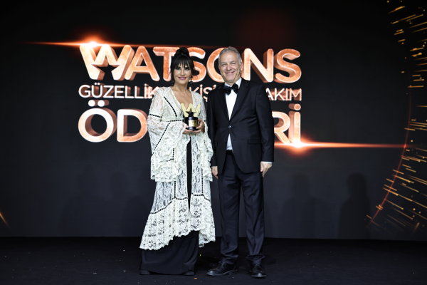Ayşegül Aldi̇nç-1