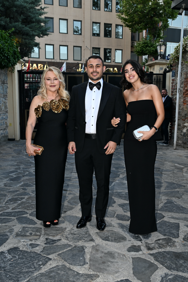 Demet Sabanci Cevdet Çeti̇ndoğan Su Zi̇leli̇