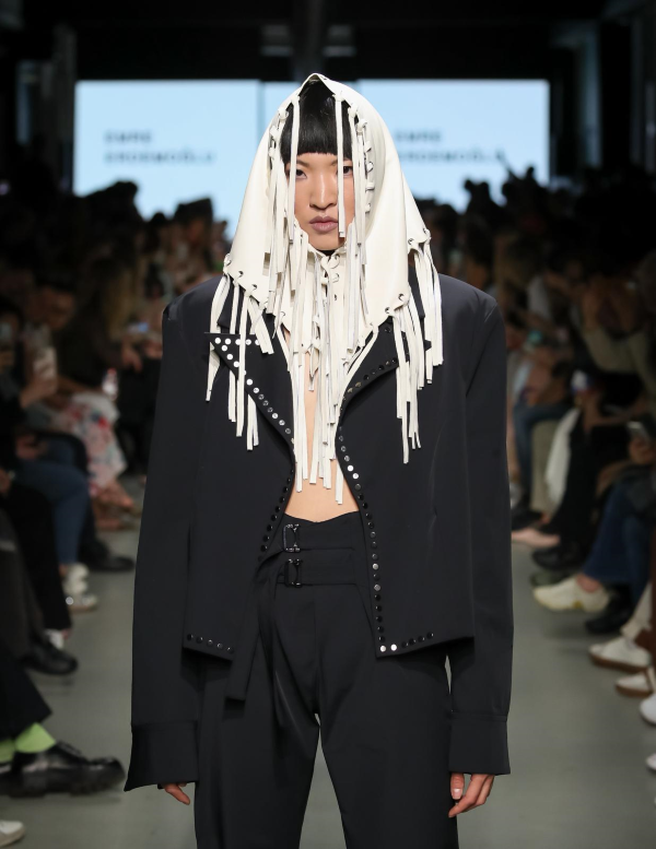 1756803662 D E F I L E 2-1