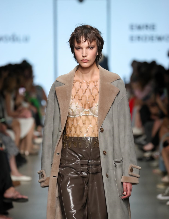 1756803662 D E F I L E 3-1