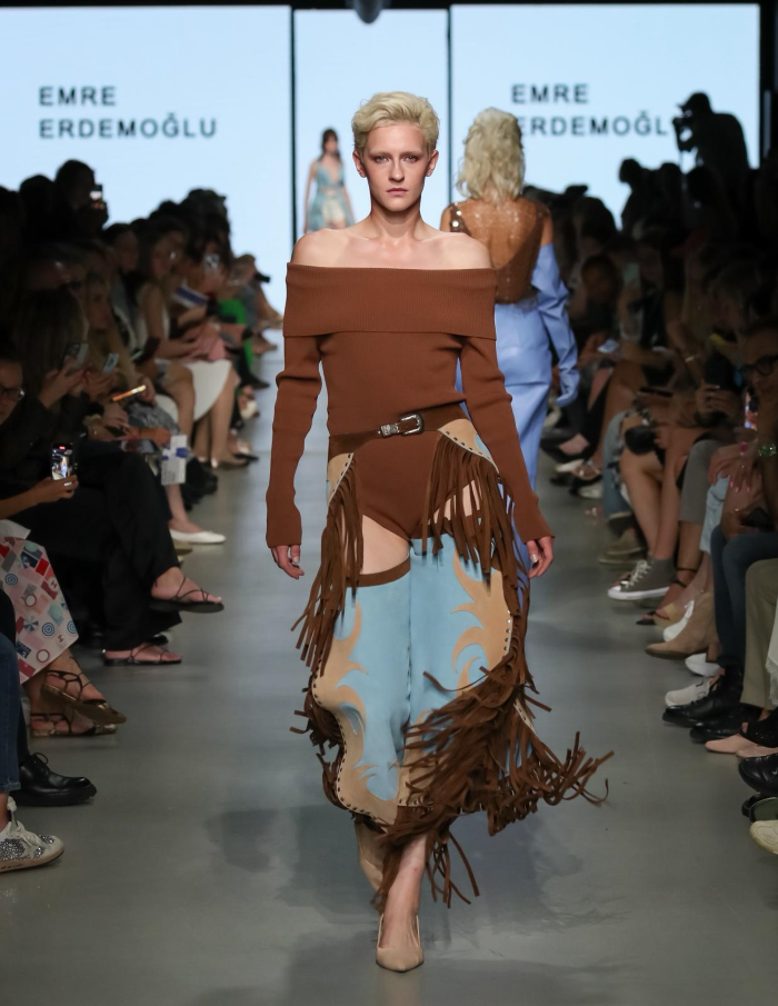 1756803665 D E F I L E 10