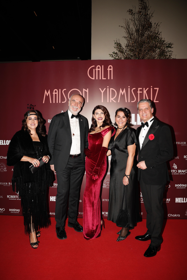 Ana Kare Gül Kamer Mustafa Kamer Nurdan Akgün Yonca Ti̇ryaki̇oğlu Yi̇ği̇t Akgün