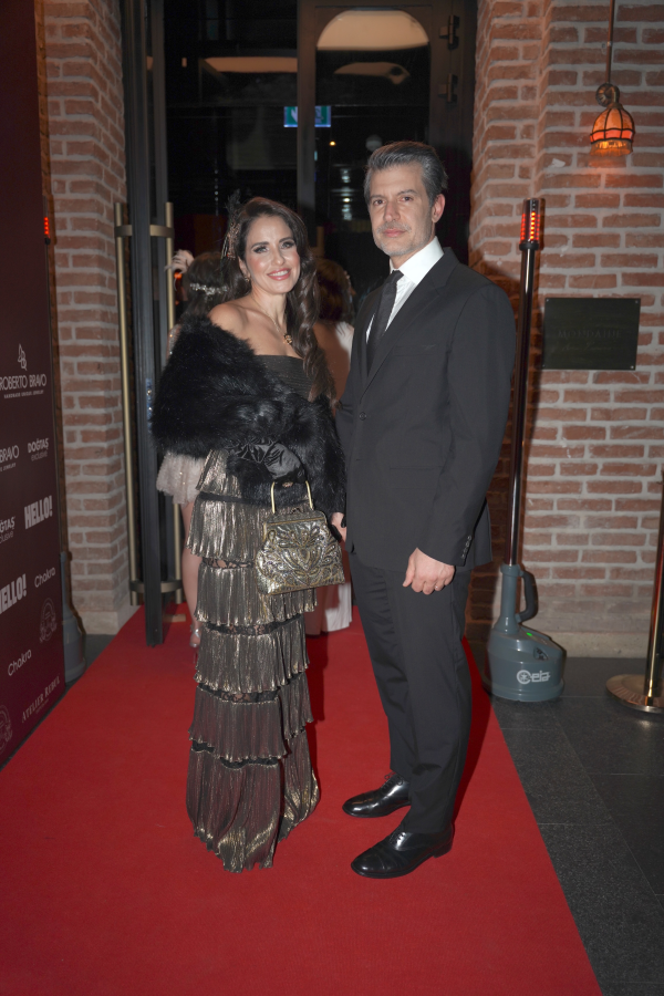 Asli Tandoğan Cahi̇t Tan Yeşi̇lalan