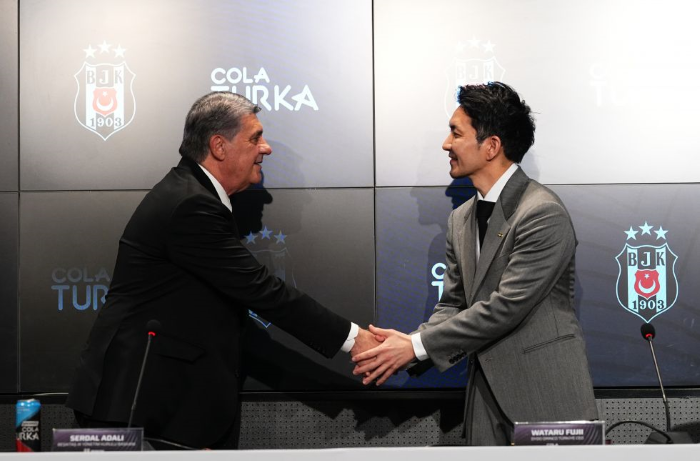 B E S I K T A S’ A Y E N I F O R M A S O R T S P O N S O R U 1273073 378909