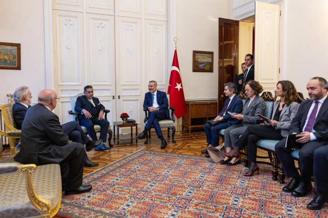 D I S I S L E R I B A K A N I F I D A N I N G I L T E R E D E L O R 1275783 379683