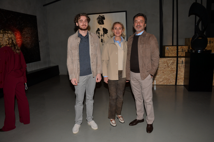 Eren, Ayşi̇m İ Smai̇l Ekşi̇oğlu