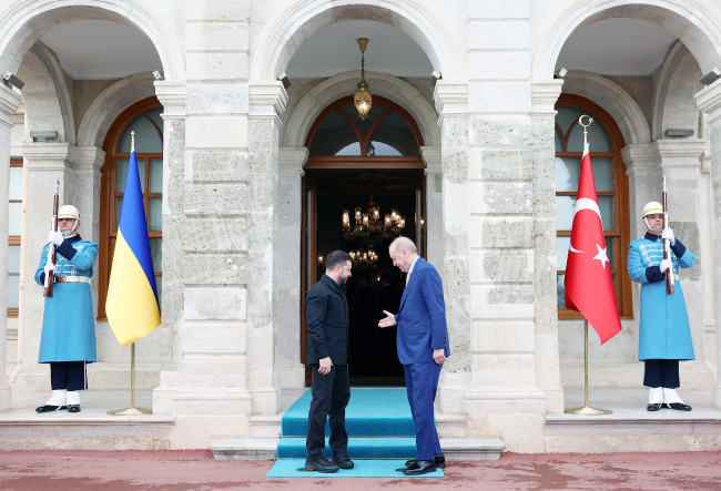 Z E L E N S K I I L E C U M H U R B A S K A N I E R D O G A N’ I N G O 1244834 370305